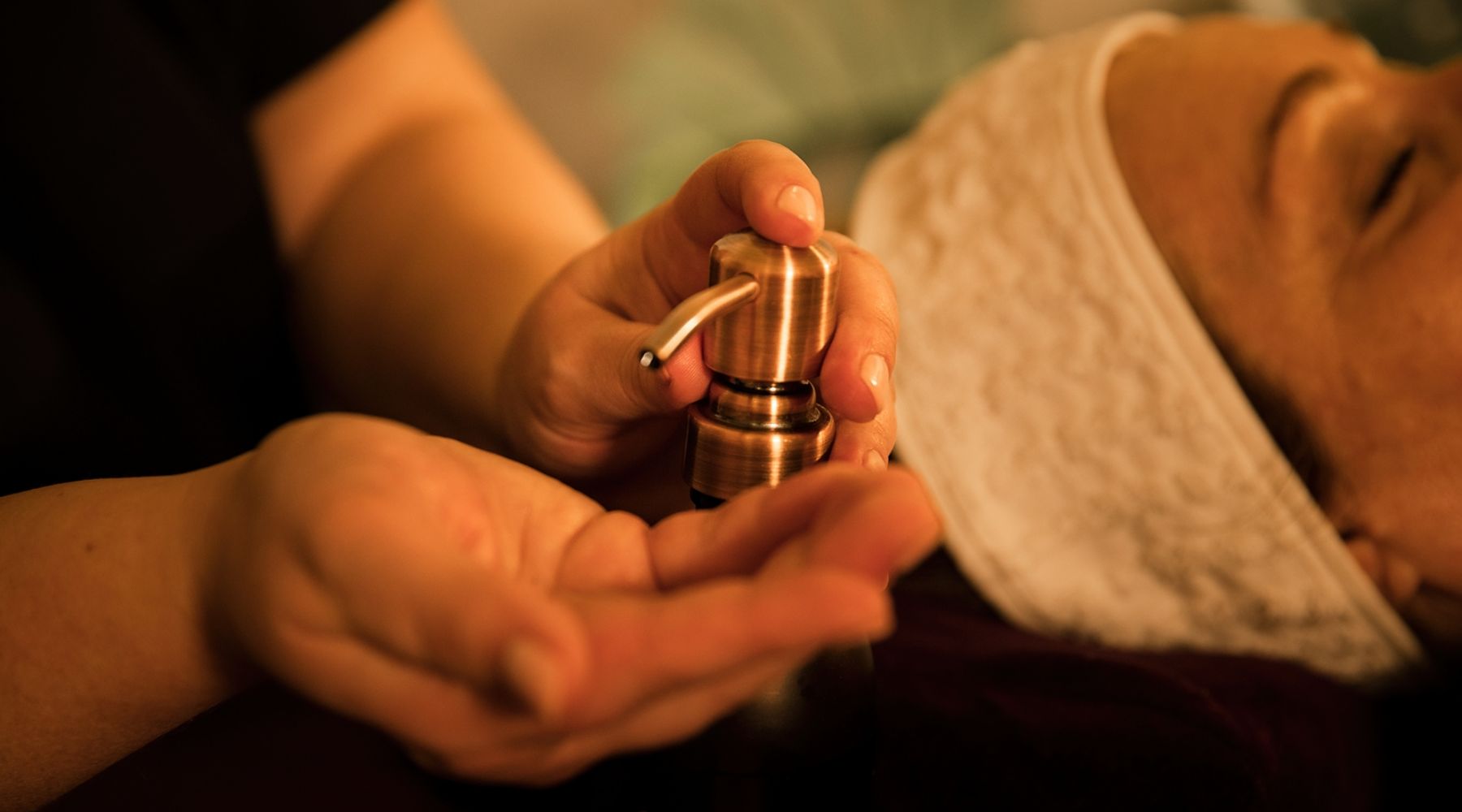 aroma massage therapy treatments just for you