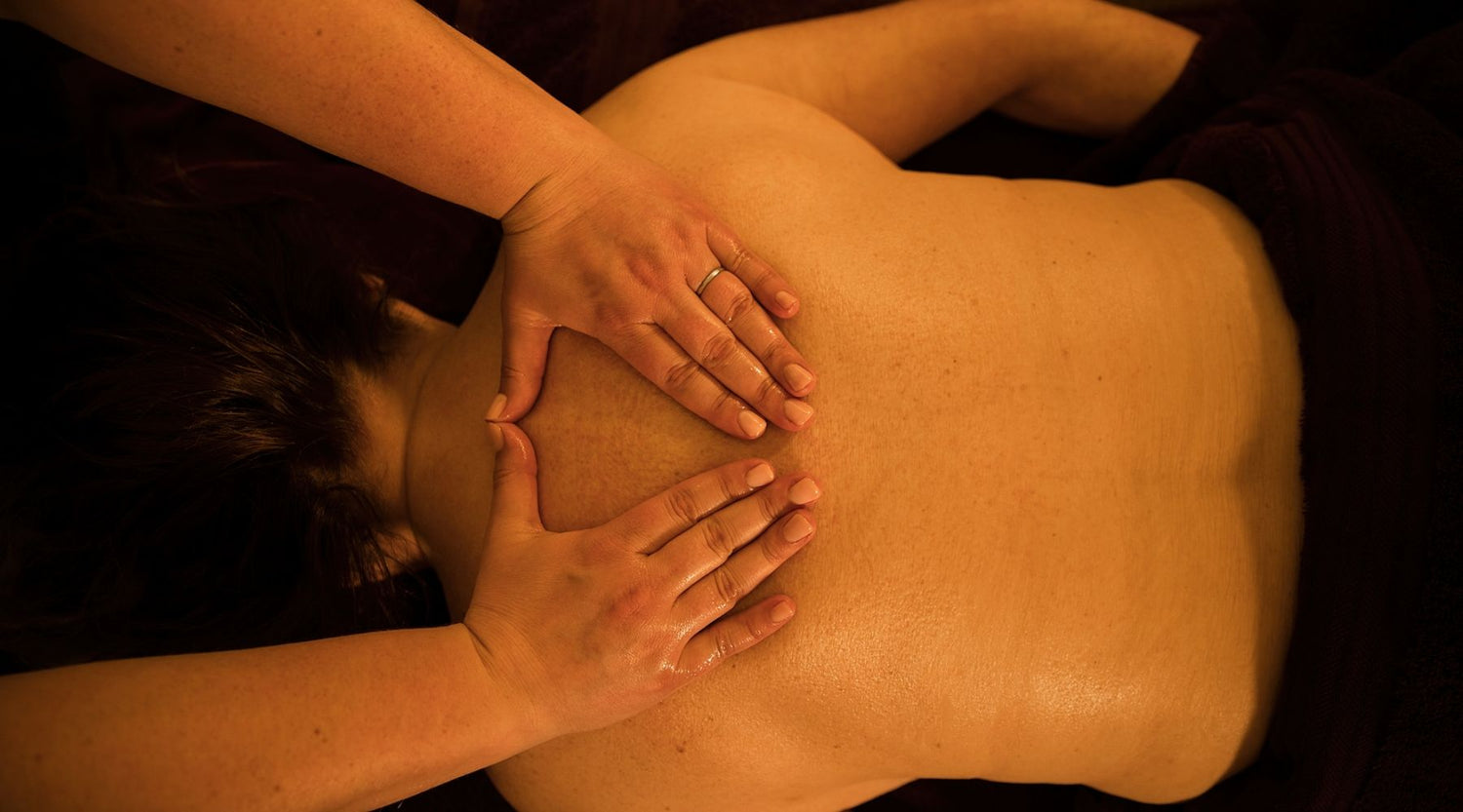 book-a-salon-pregnancy-massage-using-essential-oils-market-harborough
